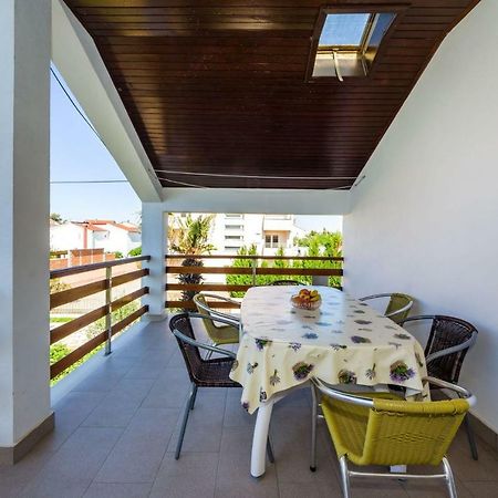 Apartment Matkos - With Garden And Terrace Nin Eksteriør bilde
